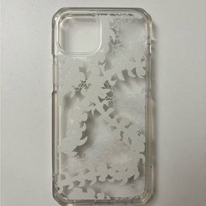 Iphone 15 Plus Flower Lei Case